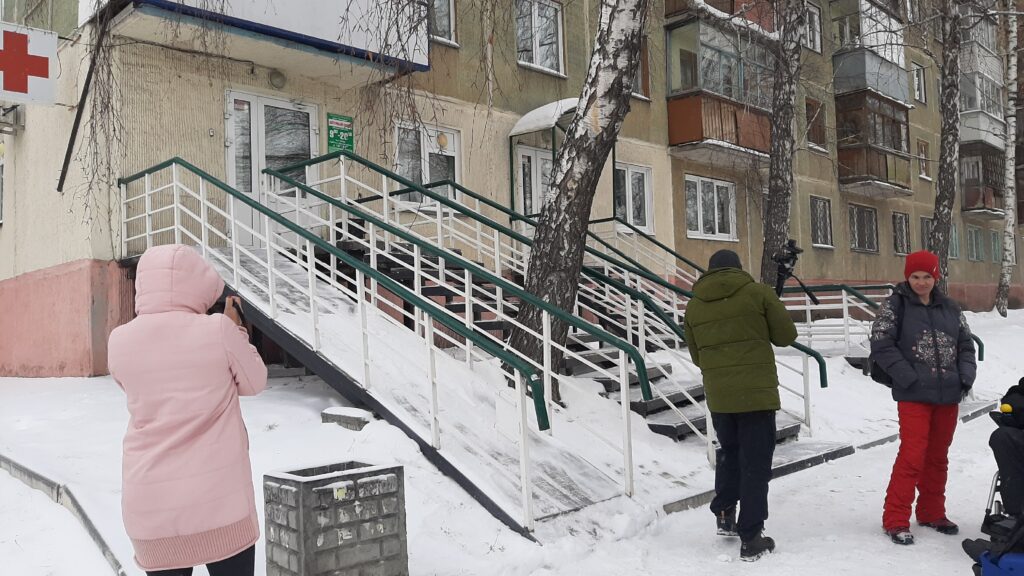 в Новосибирске испытали пандус аптеки 