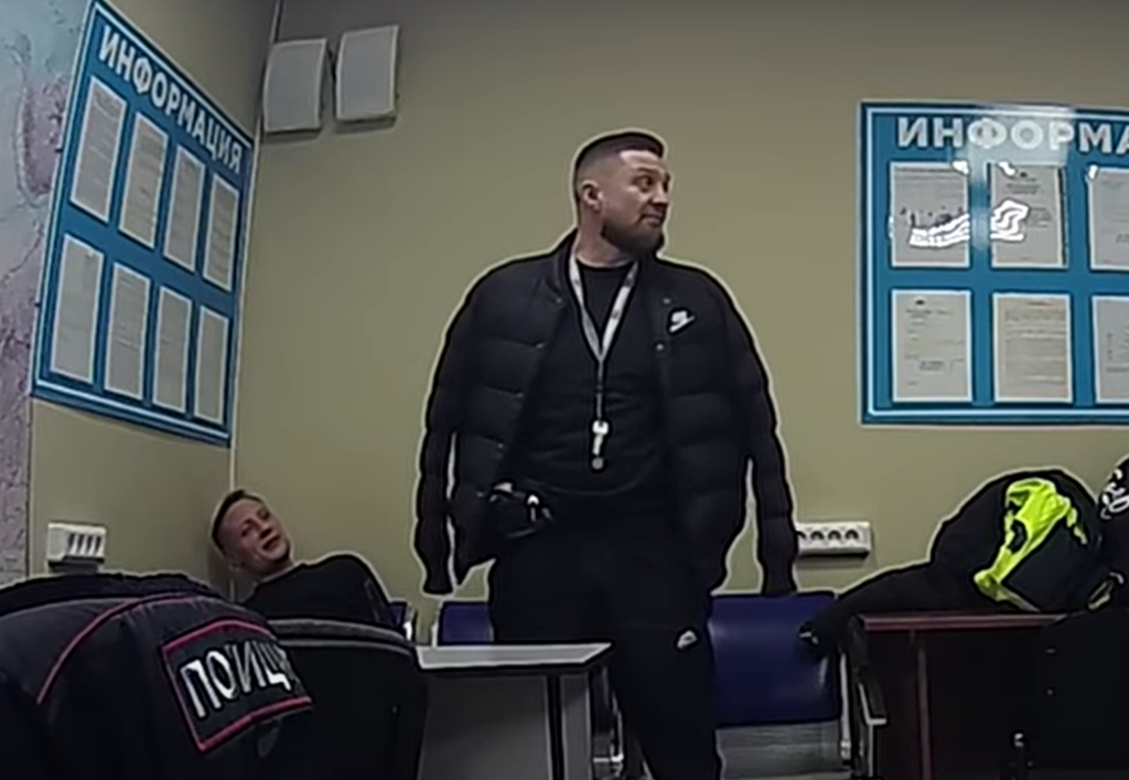 агрессивные пассажиры, полицияры, полиция