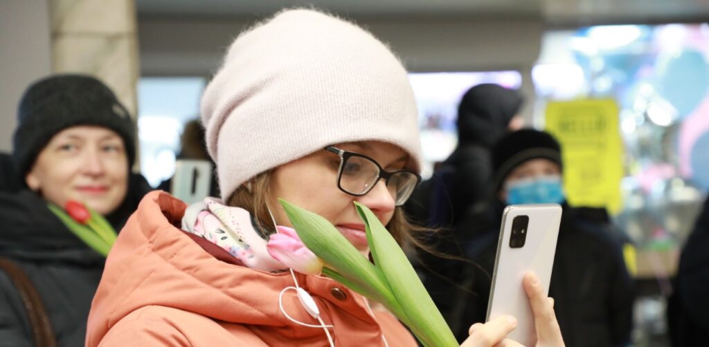 8 марта, цветы, метро