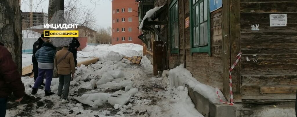 снег, крыша, падение