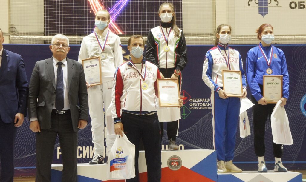 София Позднякова чемпионка России по фехтованию