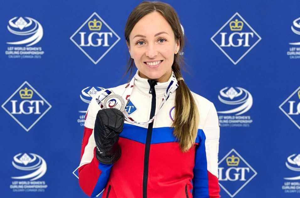 кёрлингистка Алина Ковалёва