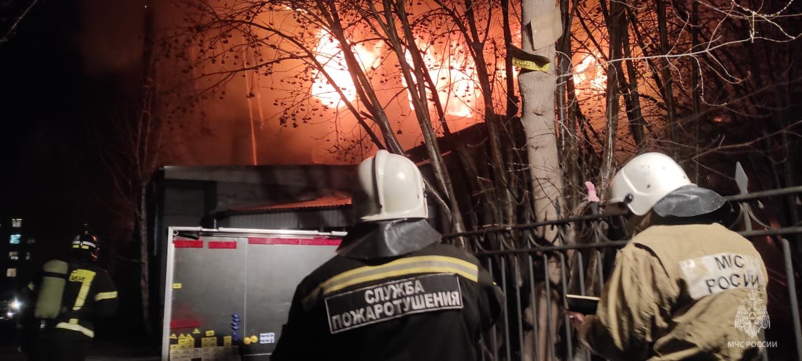 Пожар пожарные МЧС