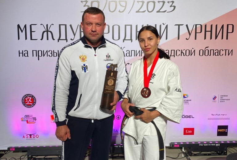 Татьяна Бояркина и тренер по кудо