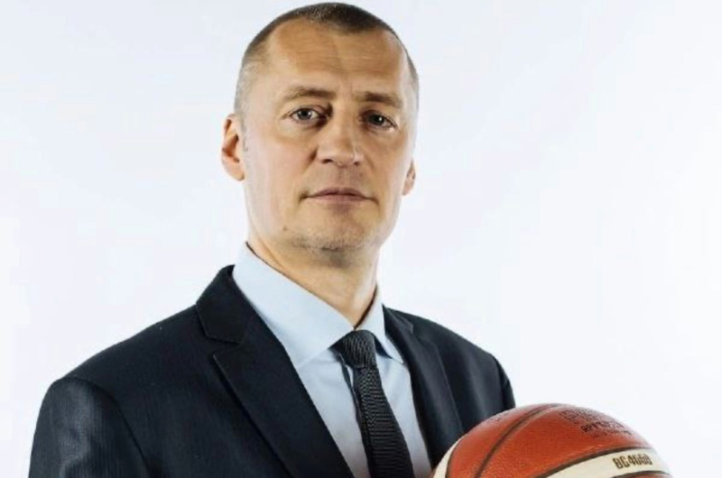 тренер ЖБК «Динамо» Владимир Пронин