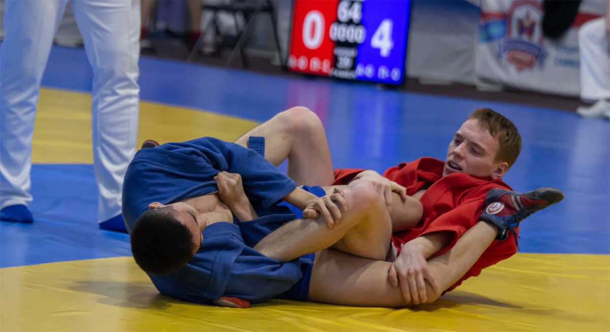 борьба на чемпионате СФО по самбо