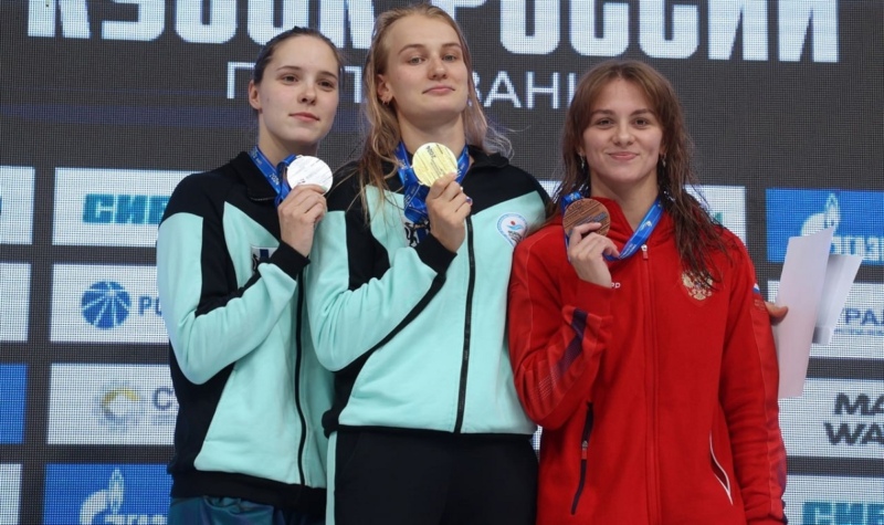 пловчихи Арина Суркова и Дарья Трофимова