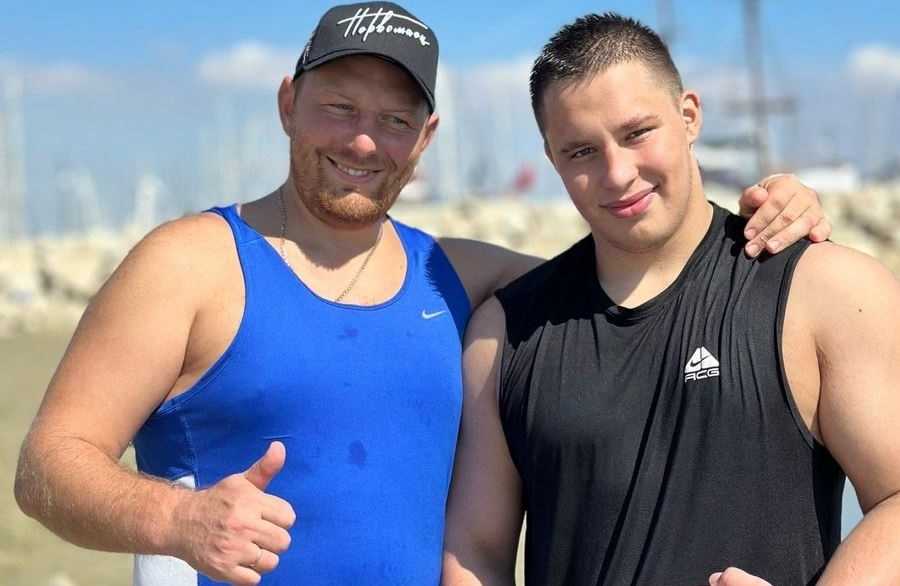 победитель первенства мира по самбо Денис Кулигин