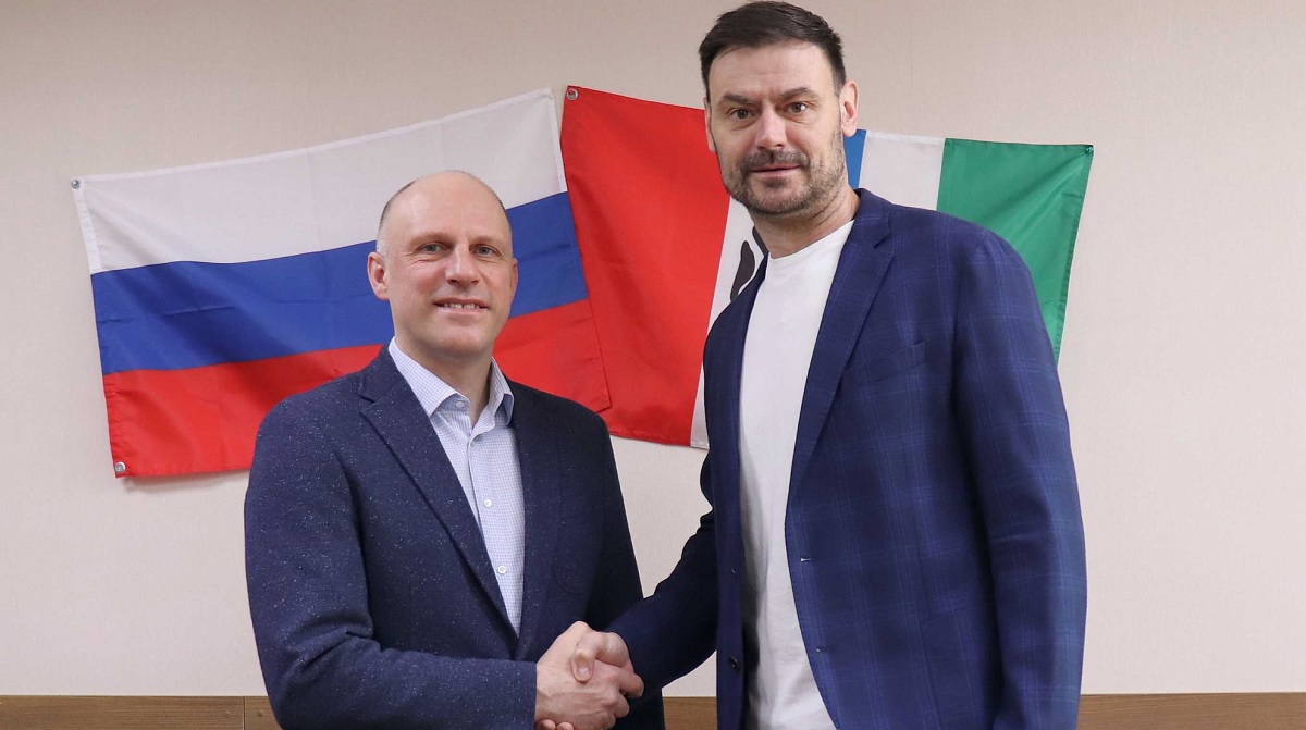 директор ХК «Сибсельмаш» Александр Трофимович и капитан Павел Рязанцев
