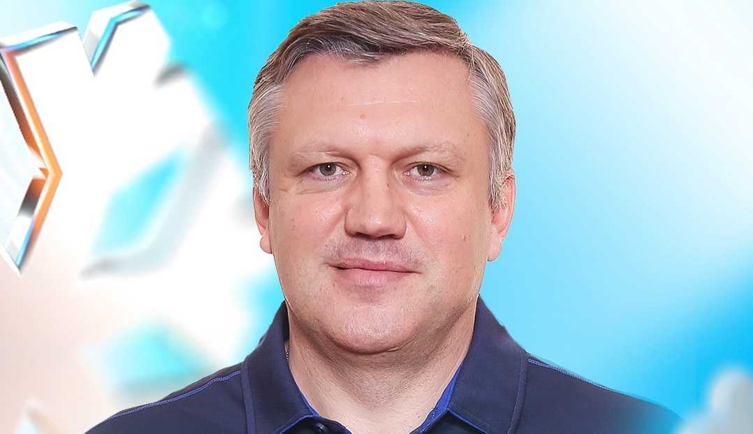 главный тренер ХК «Сибирь» Юрий Буцаев