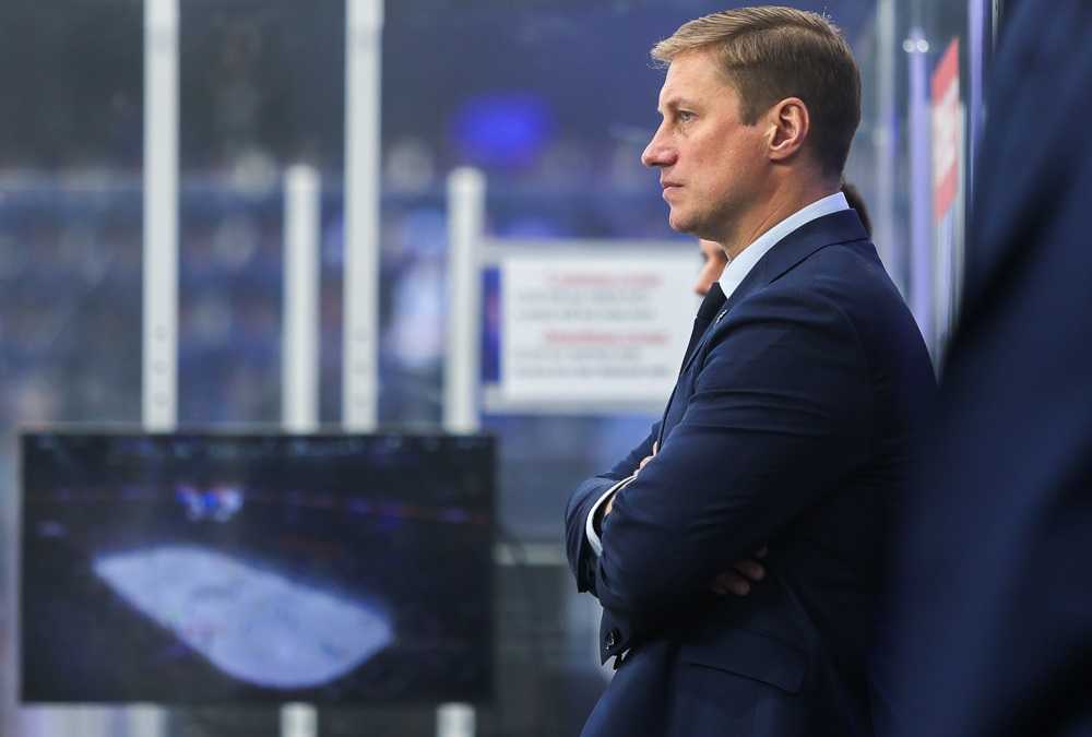 главный тренер ХК «Сибирь» Ярослав Люзенков