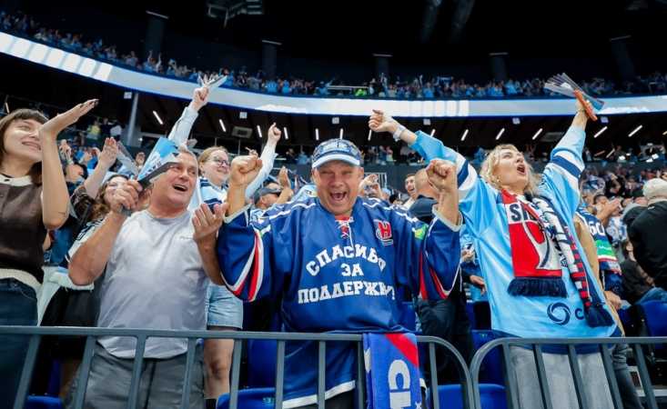 болельщики на «Сибирь-Арене»